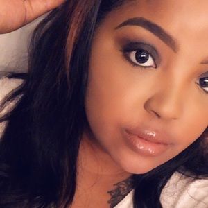 Meet your Posher, Elle